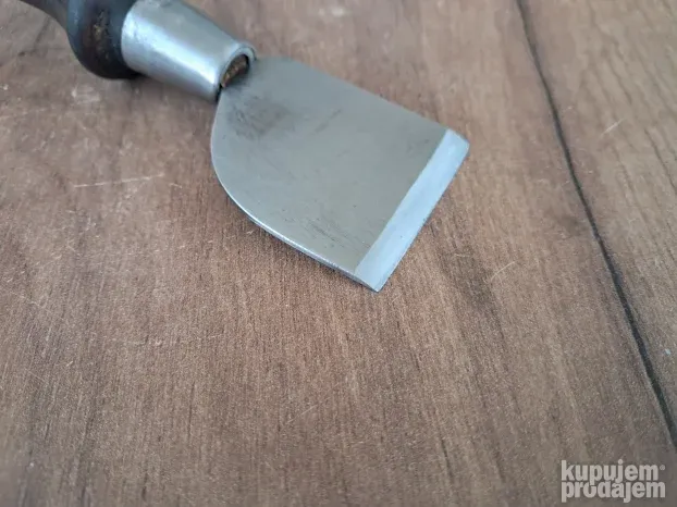 Nož za kožu 42mm.