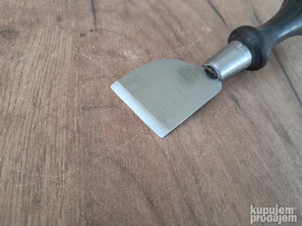 Nož za kožu 42mm.