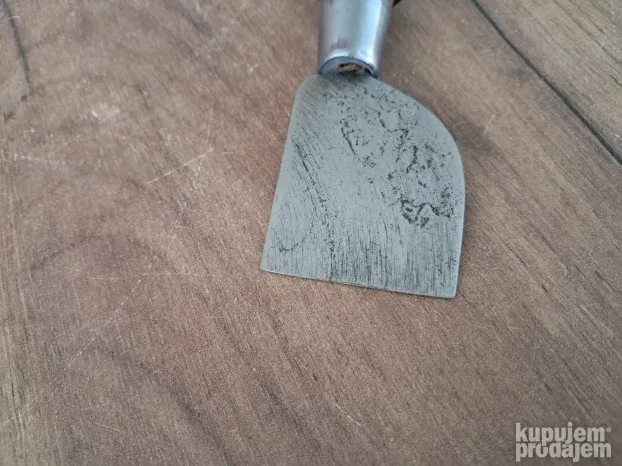 Nož za kožu 42mm.