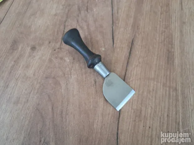 Nož za kožu 42mm.