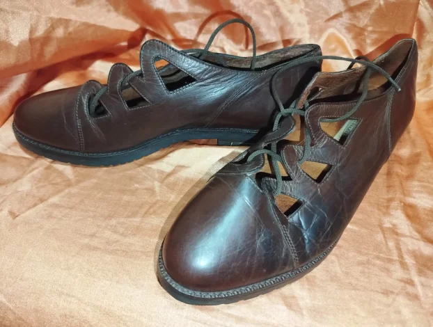 "MISS MONA" kožne cipele sandale br. 40