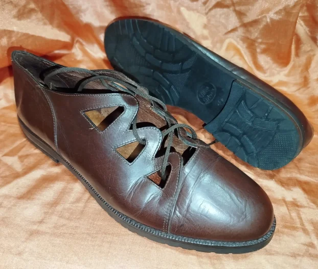 "MISS MONA" kožne cipele sandale br. 40