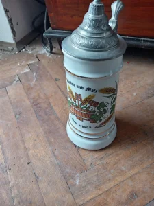 keramicka krigla za pivo sa poklopcem od cina