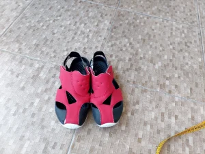 Jordan sandale za dečaka broj 29.5