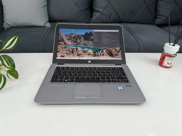 HP EliteBook 820 G3 - i5 6300U/ 12GB/ SSD/ FHD IPS  #00025