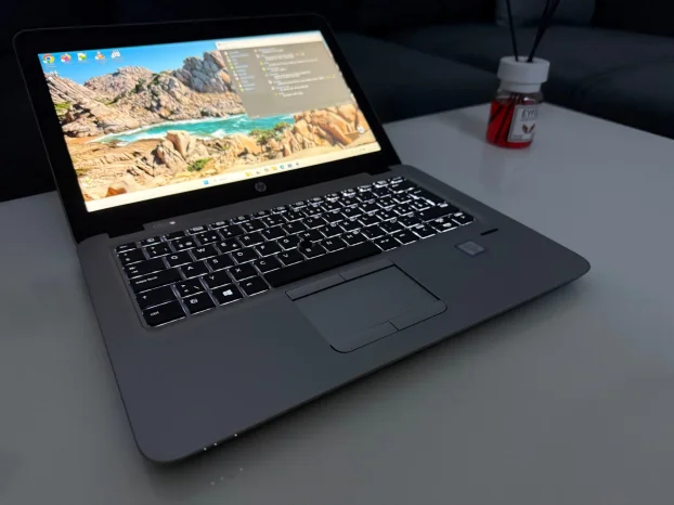 HP EliteBook 820 G3 - i5 6300U/ 12GB/ SSD/ FHD IPS  #00025