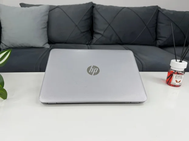 HP EliteBook 820 G3 - i5 6300U/ 12GB/ SSD/ FHD IPS  #00025