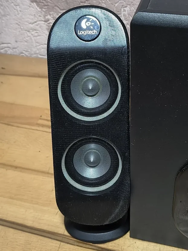 Logitech X230 2.1 zvučnici x-230