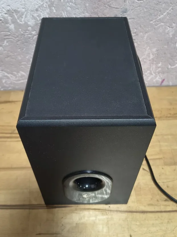 Logitech X230 2.1 zvučnici x-230