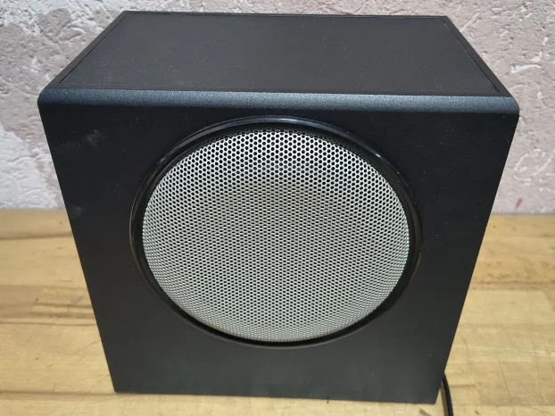 Logitech X230 2.1 zvučnici x-230