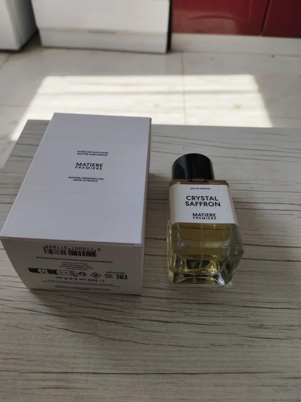 Crystal Saffron Matiere Premiere dekanti