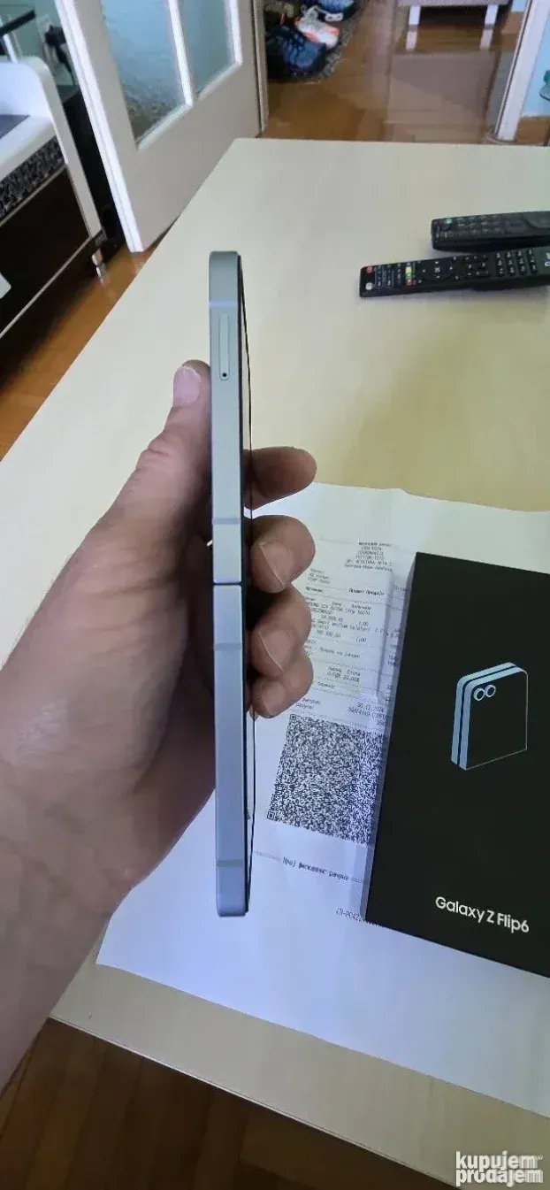 Samsung Z Flip 6 12/256gb kao Nov,Garancija! PRODAT!