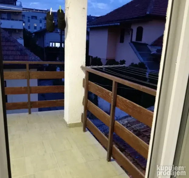 Trosoban stan na Telepu 63m2