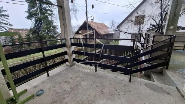 Jaroslava Černog, Avala, 5+ petosobna, 378 m²