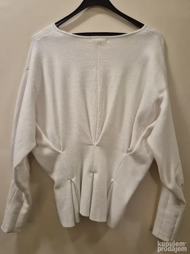 H&M beli džemper (kupljen u Holandiji)