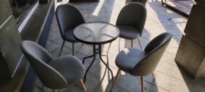 Stolovi i stolice za kafiće
