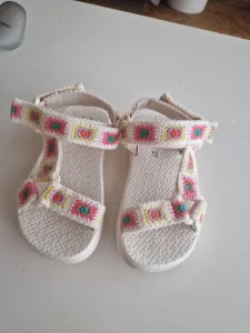 Zara sandale br 27