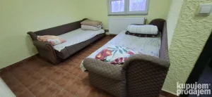 Stan sa dva lezaja, odlicno za radnike, T 062364677