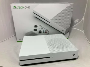 XBox One S 4K + Fortnite + PES 24 i 200 drugih igrica