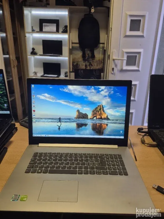 Lenovo IdeaPad 17/i7 7500/12gb/256ssd/1tb hdd/940MX/17inc
