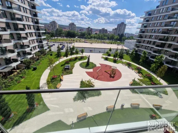 Izdajem trosoban stan Planet Residence Niš
