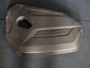 ford fokus poklopac motora