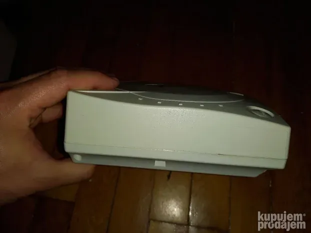 Sega Dreamcast konzola i dzojstik