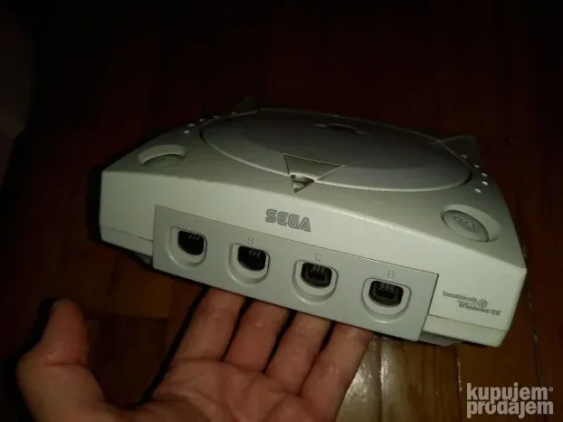 Sega Dreamcast konzola i dzojstik