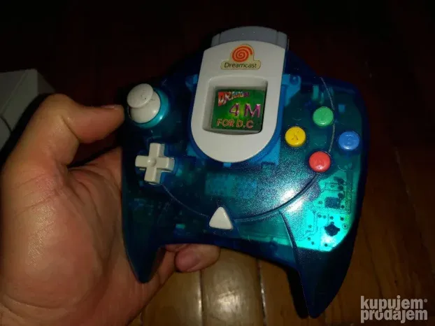 Sega Dreamcast konzola i dzojstik