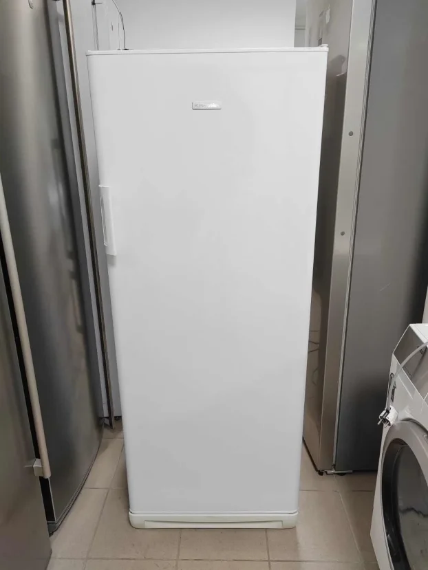 ELECTROLUX zamrzivač 155cm