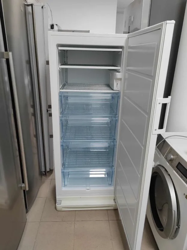 ELECTROLUX zamrzivač 155cm