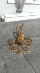 Prelep stari stakleni set za pice