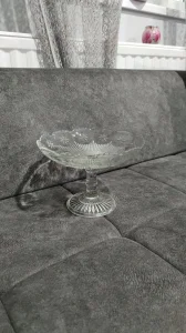 Stara staklena tacna