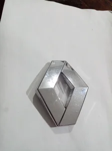 Znak prednje haube Renault Laguna 2