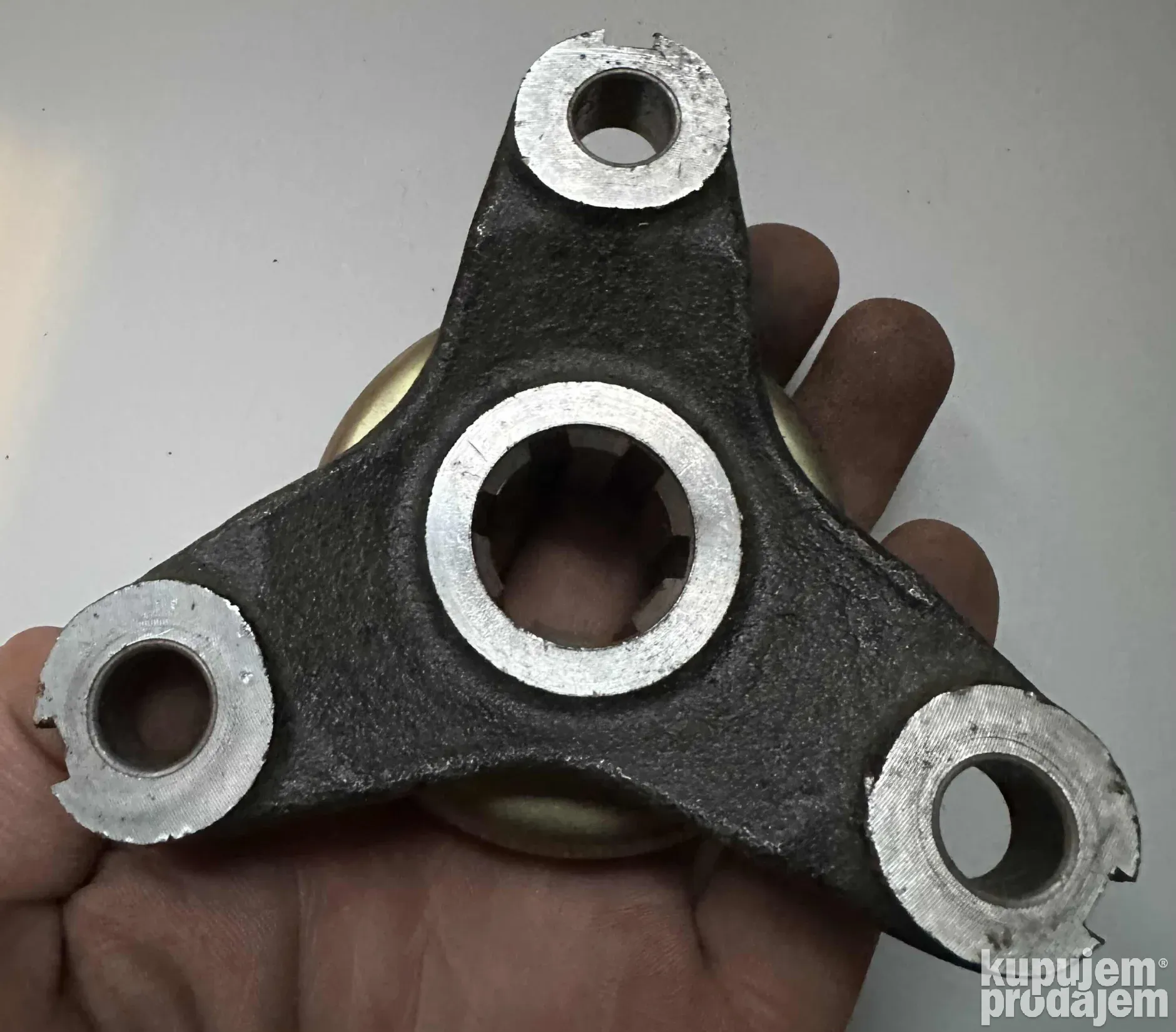 Prirubnica Menjaca Lada Niva Novo - KupujemProdajem