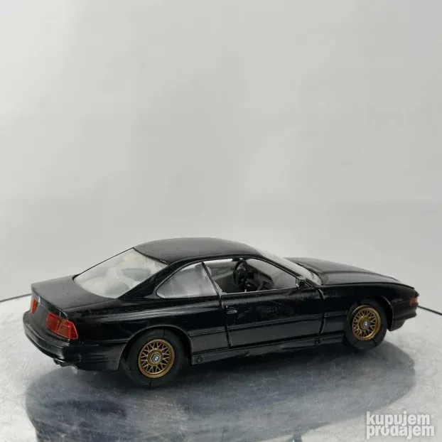 1/24 Revell BMW E31 Serija 8