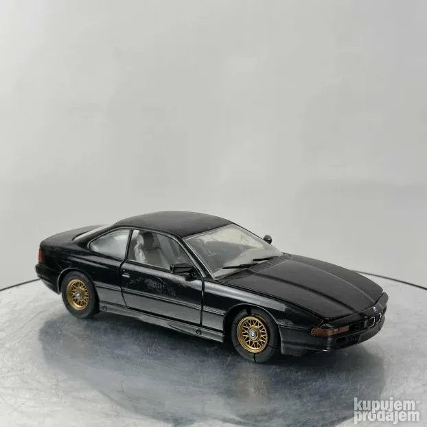 1/24 Revell BMW E31 Serija 8