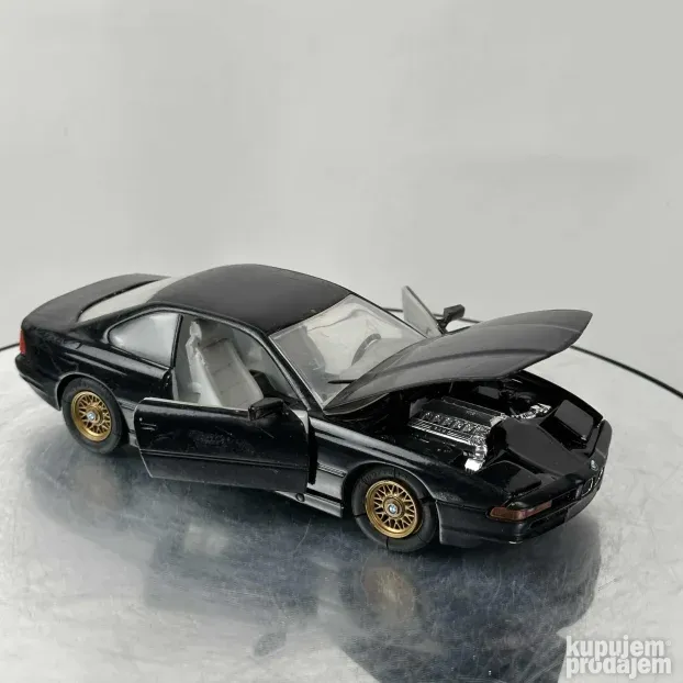 1/24 Revell BMW E31 Serija 8