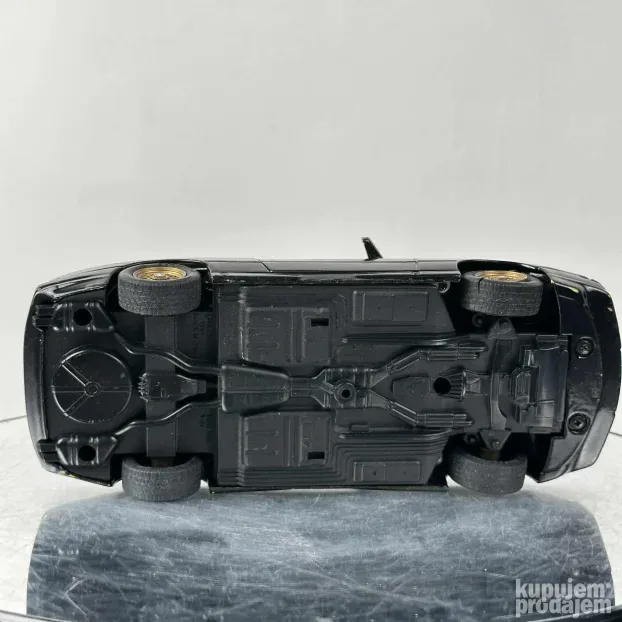 1/24 Revell BMW E31 Serija 8