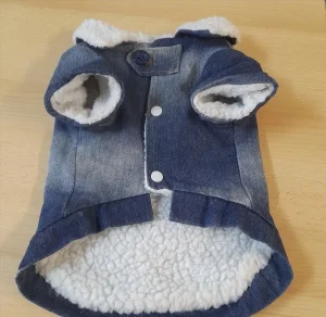 Toplo postavljena teksas jaknica za manjeg psa