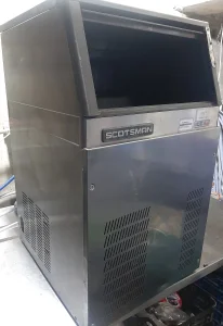 Ledomat SCOTSMAN 40KG na 24h-vodeno hlađenje