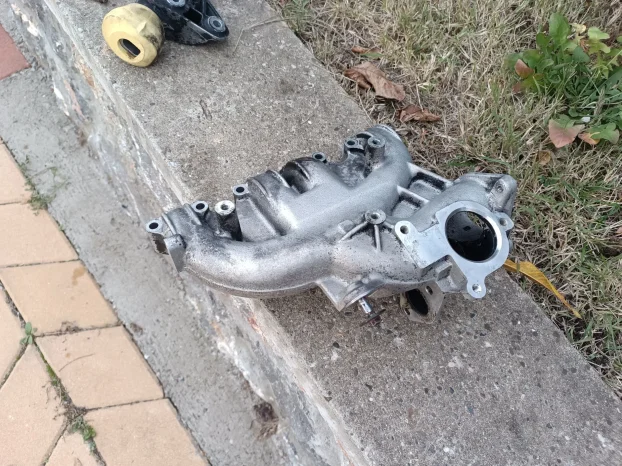 Usisna grana audi a4 b7 2.0 tdi 8v