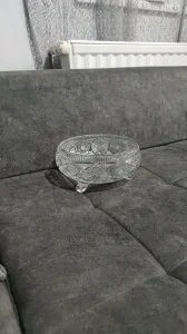 Lepa velika brusena kristalna cinija