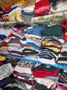 Polovna garderoba 100 kila uvoz za 12000 dinara