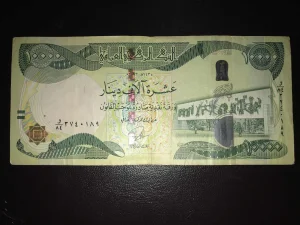 Irak 10 000 dinara.