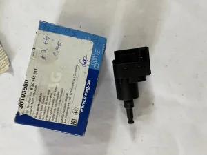 Prekidač stop svetla Audi A3 Seat Škoda VW  30103650