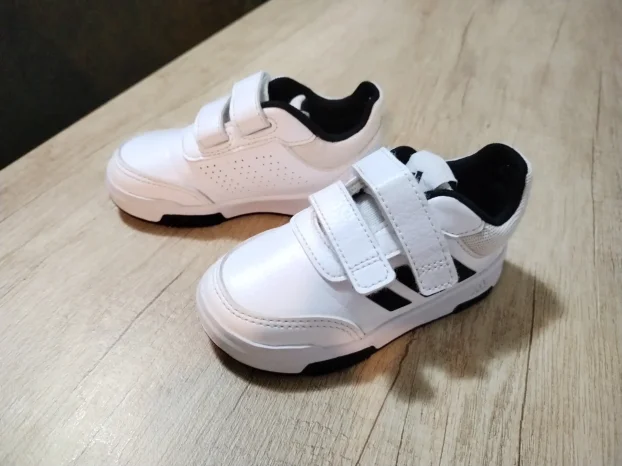 Adidas patike br. 22, duzina gazista 14,5cm