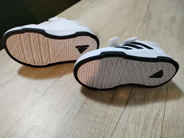 Adidas patike br. 22, duzina gazista 14,5cm
