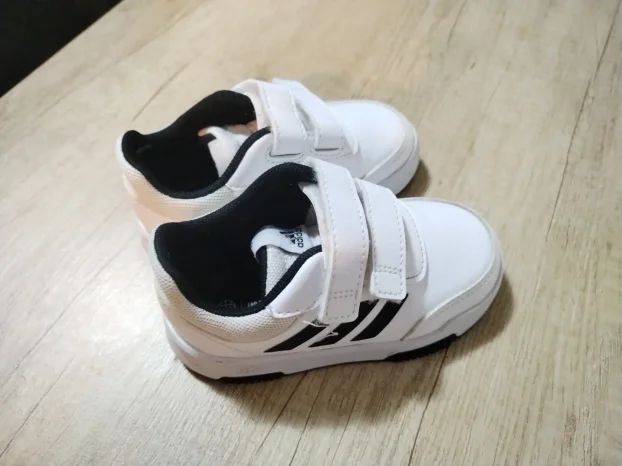 Adidas patike br. 22, duzina gazista 14,5cm