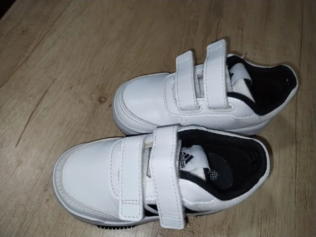 Adidas patike br. 22, duzina gazista 14,5cm